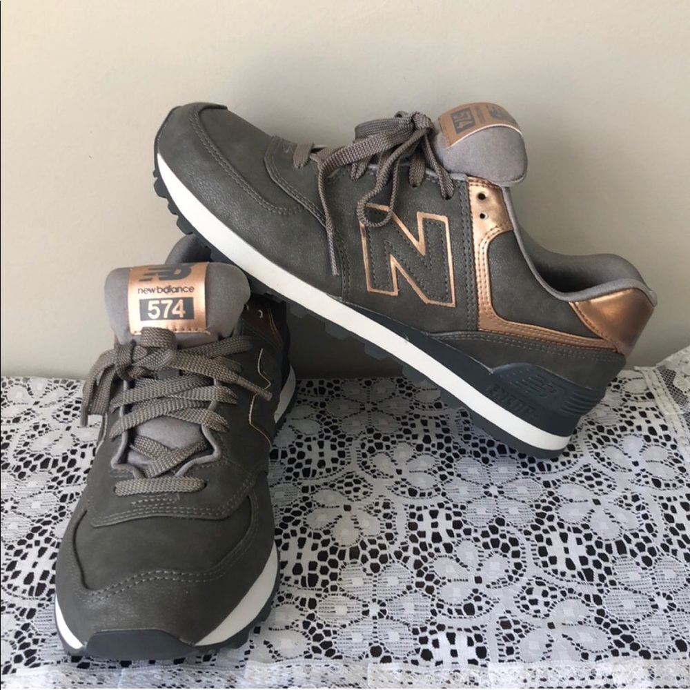 New Balance Size 8 Grey and Rose Gold 574 Sneakers